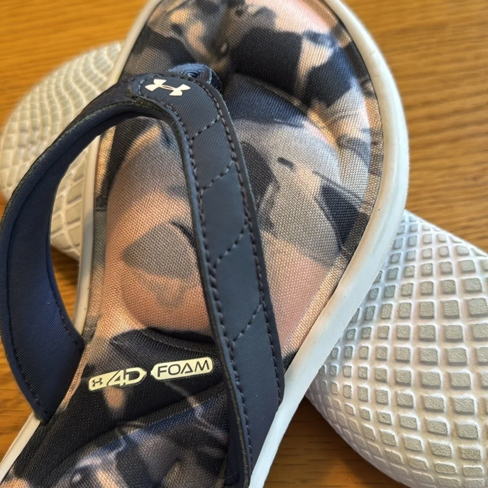 Under Armour Blue and‎ Pink Sporty 
 4D foam sandal flip flops youth size 2 - Picture 6 of 6